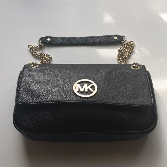 Michael Kors Handbags - Michael Kors Chain Shoulder Bag